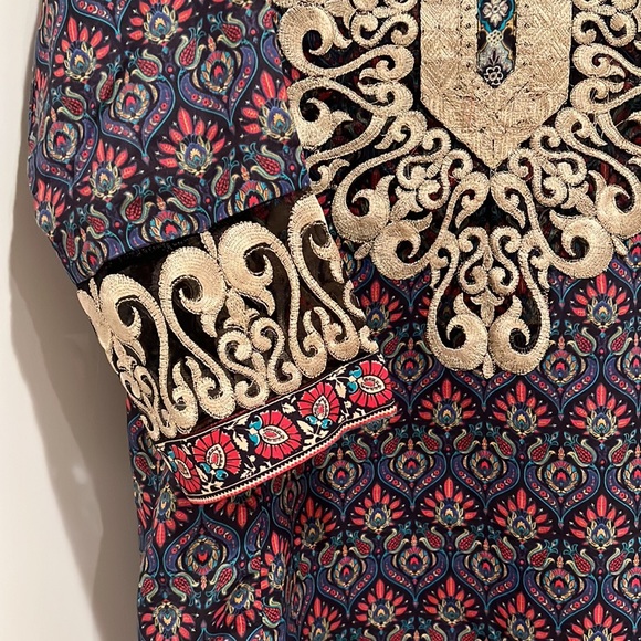 Pakistani Kurta - Picture 4 of 6